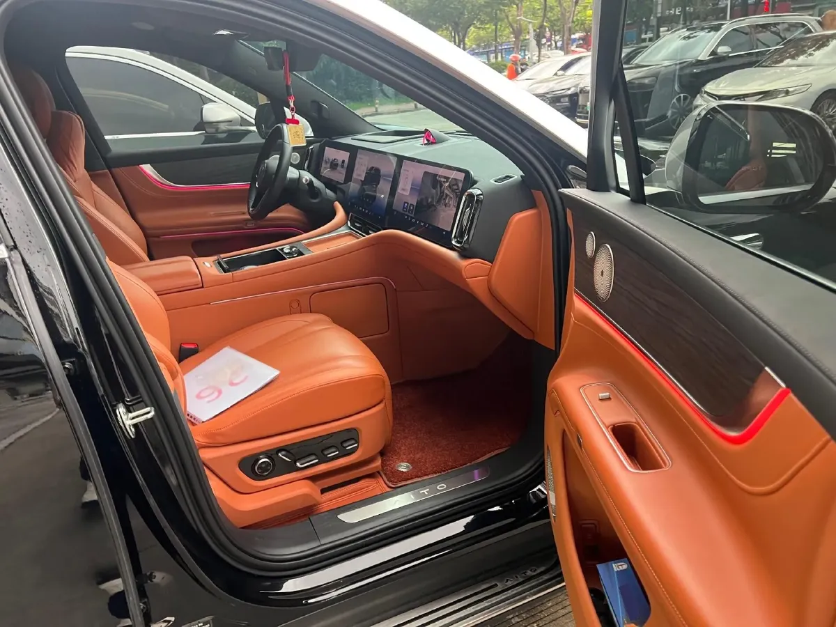 2024 AITO AITO M9 1.5T 152HP L4 REEV 42KWH,autocango,china used car exporter,china ev exporter,chinese used car exporter,chinese used ev exporter
