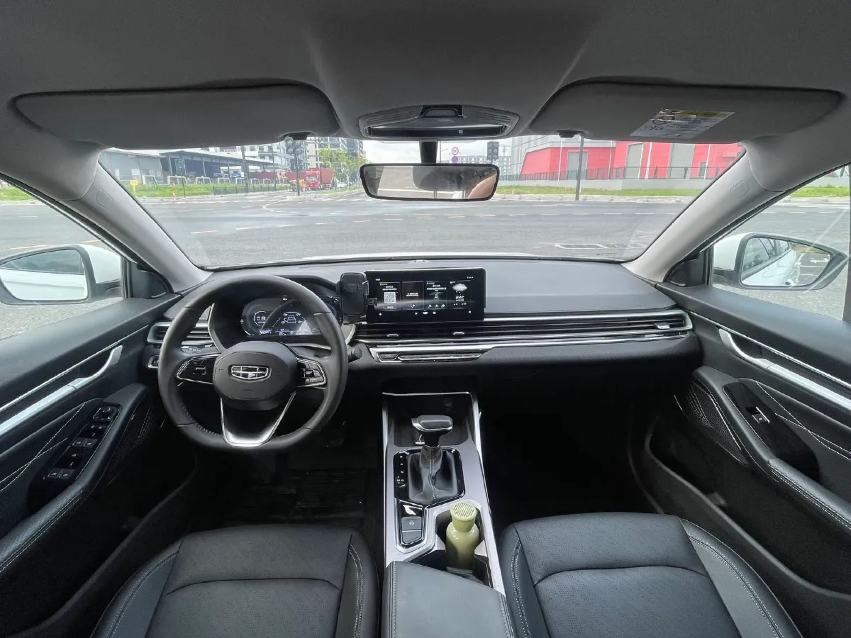2022 Geely Emgrand 1.5L 114HP L4 5MT,autocango,china used car exporter,china ev exporter,chinese used car exporter,chinese used ev exporter