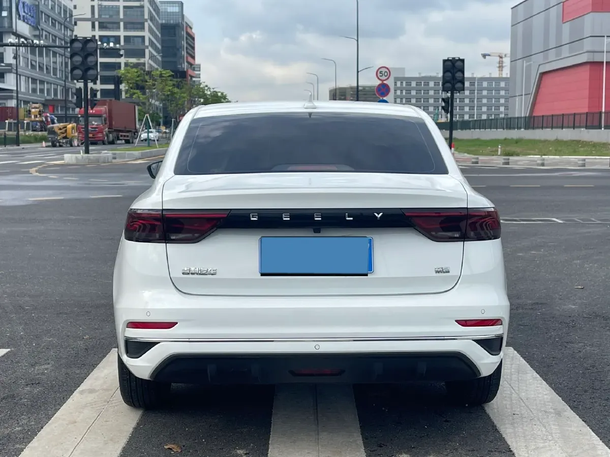 2022 Geely Emgrand 1.5L 114HP L4 5MT,autocango,china used car exporter,china ev exporter,chinese used car exporter,chinese used ev exporter