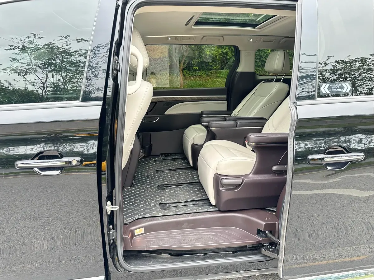 2021 GAC Trumpchi M8 2.0T 252HP L4 8AT,autocango,china used car exporter,china ev exporter,chinese used car exporter,chinese used ev exporter