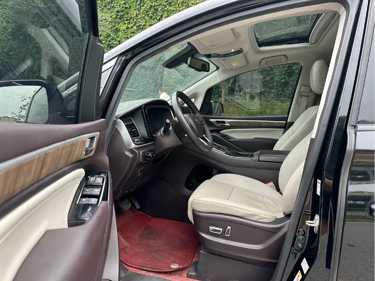 2021 GAC Trumpchi M8 2.0T 252HP L4 8AT,autocango,china used car exporter,china ev exporter,chinese used car exporter,chinese used ev exporter