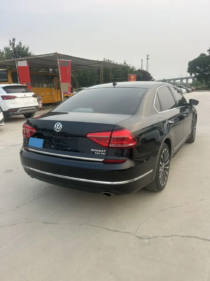 2017 Volkswagen Passat 1.8T 180HP L4 7DCT,autocango,china used car exporter,china ev exporter,chinese used car exporter,chinese used ev exporter
