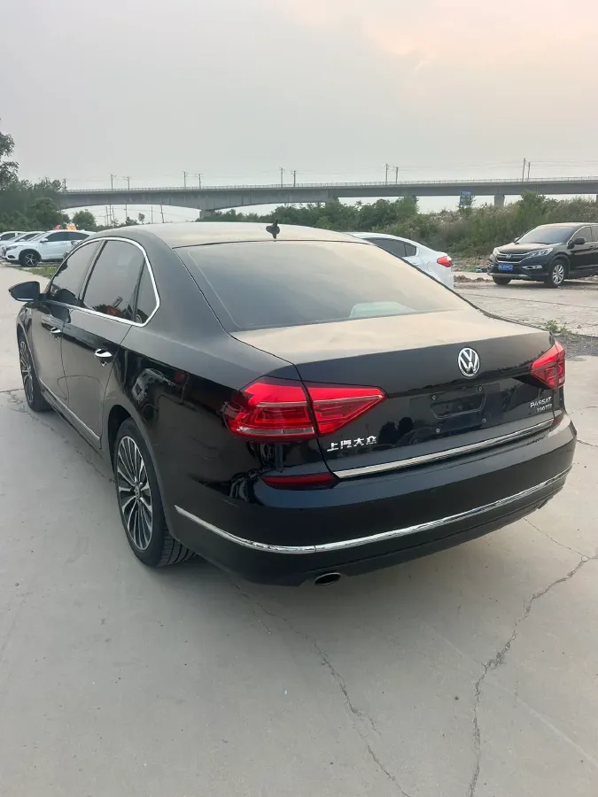 2017 Volkswagen Passat 1.8T 180HP L4 7DCT,autocango,china used car exporter,china ev exporter,chinese used car exporter,chinese used ev exporter