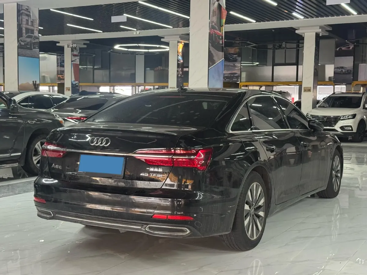 2021 Audi A6L 2.0T 224HP L4 7DCT,autocango,china used car exporter,china ev exporter,chinese used car exporter,chinese used ev exporter