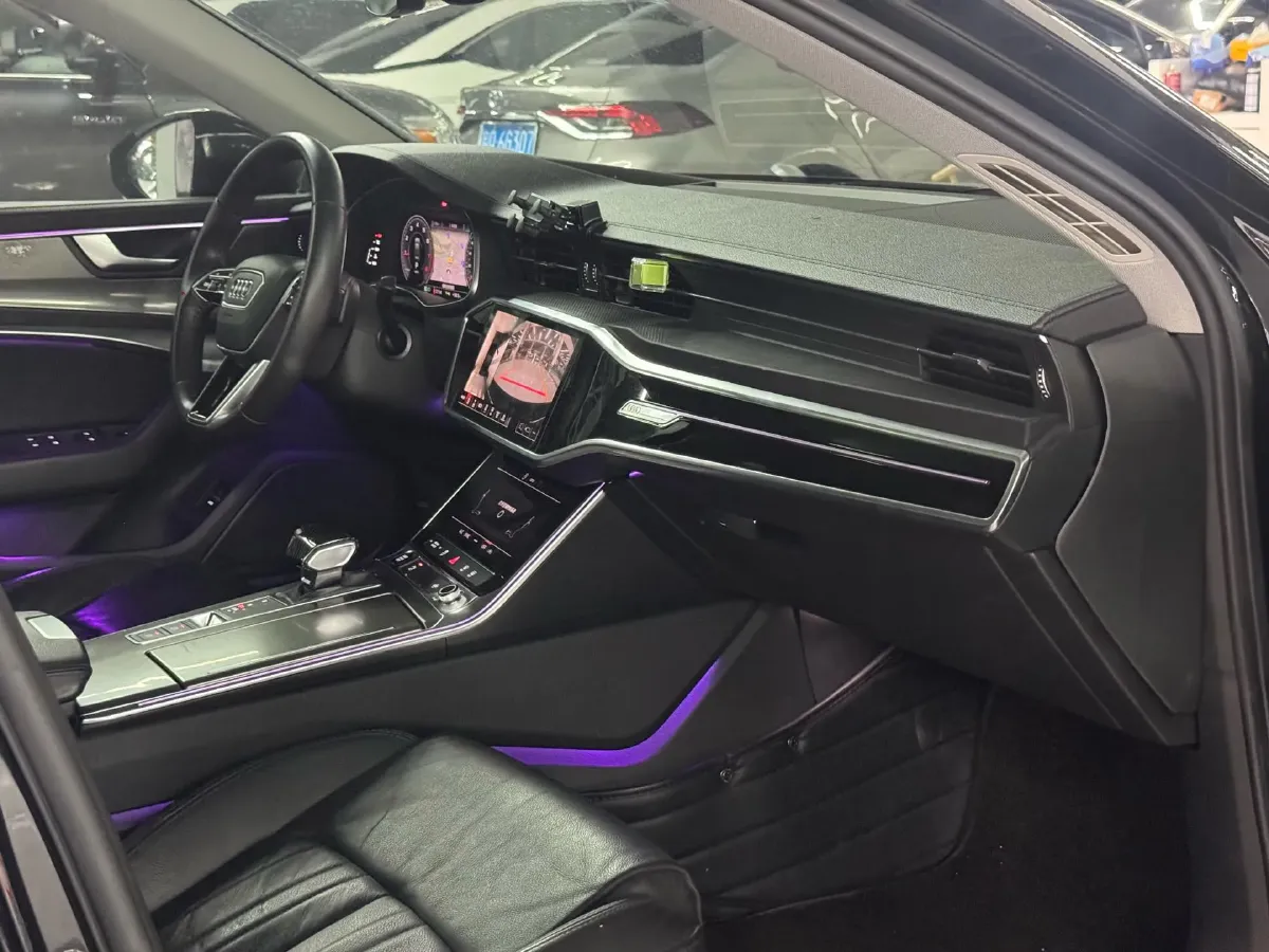 2021 Audi A6L 2.0T 224HP L4 7DCT,autocango,china used car exporter,china ev exporter,chinese used car exporter,chinese used ev exporter