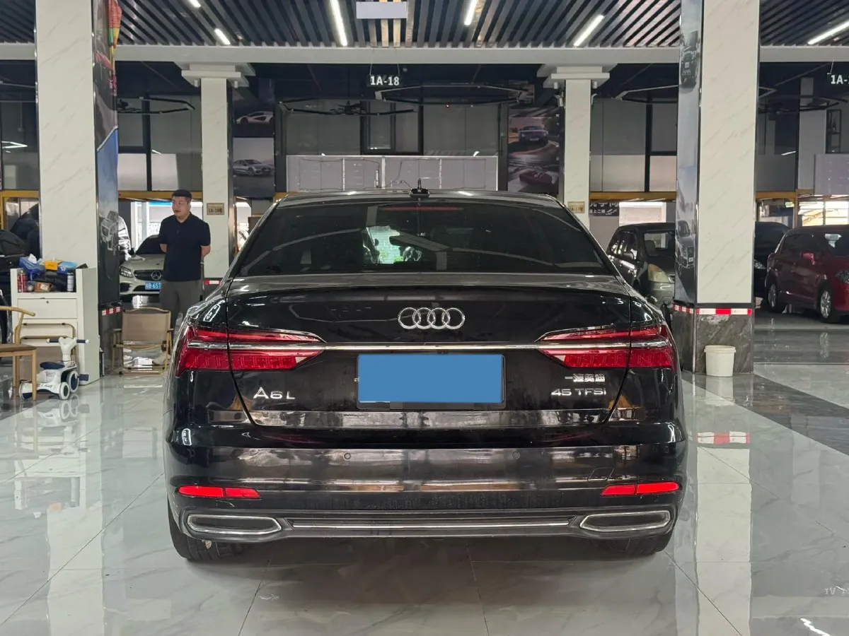 2021 Audi A6L 2.0T 224HP L4 7DCT,autocango,china used car exporter,china ev exporter,chinese used car exporter,chinese used ev exporter
