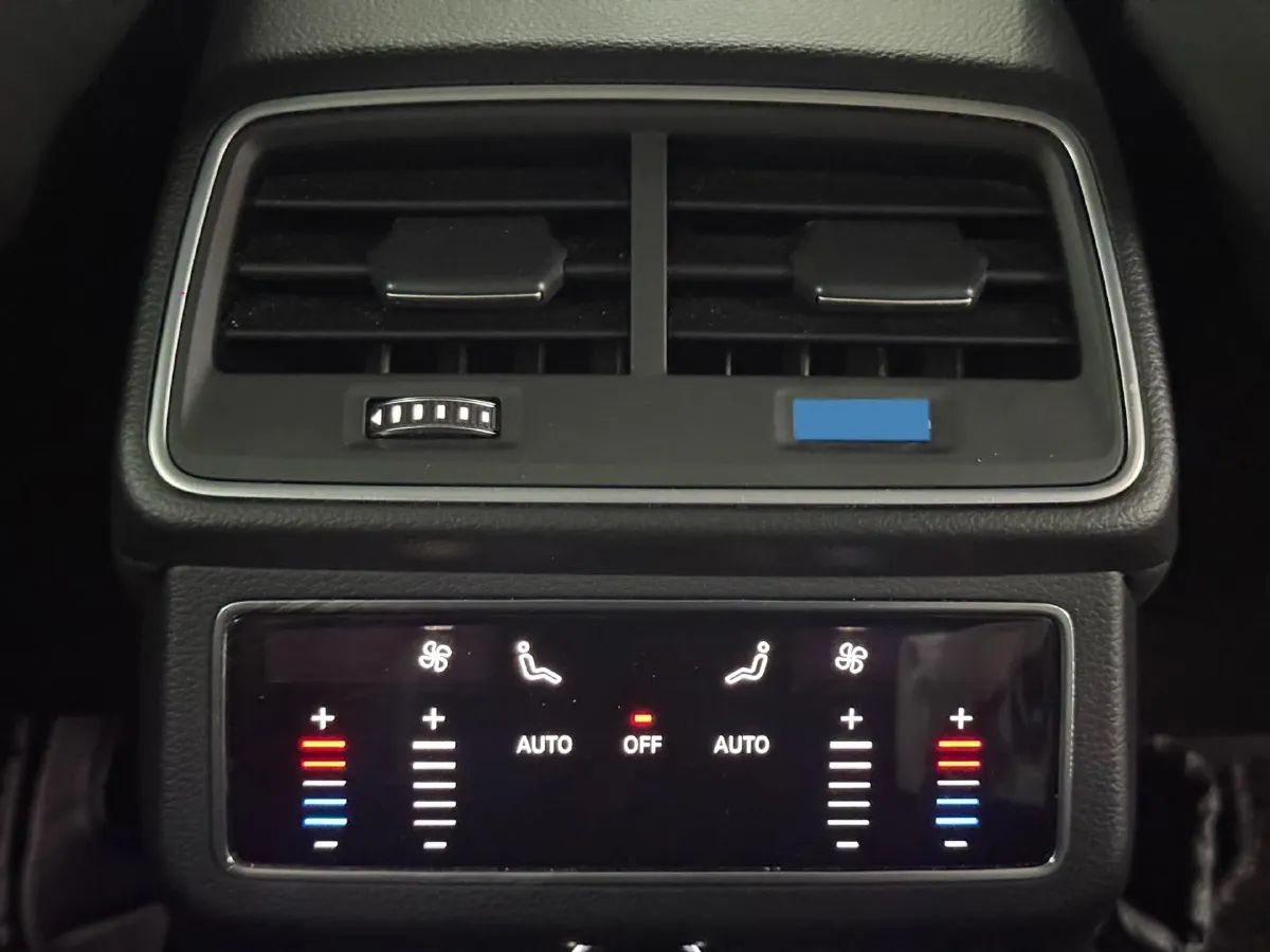 2021 Audi A6L 2.0T 224HP L4 7DCT,autocango,china used car exporter,china ev exporter,chinese used car exporter,chinese used ev exporter