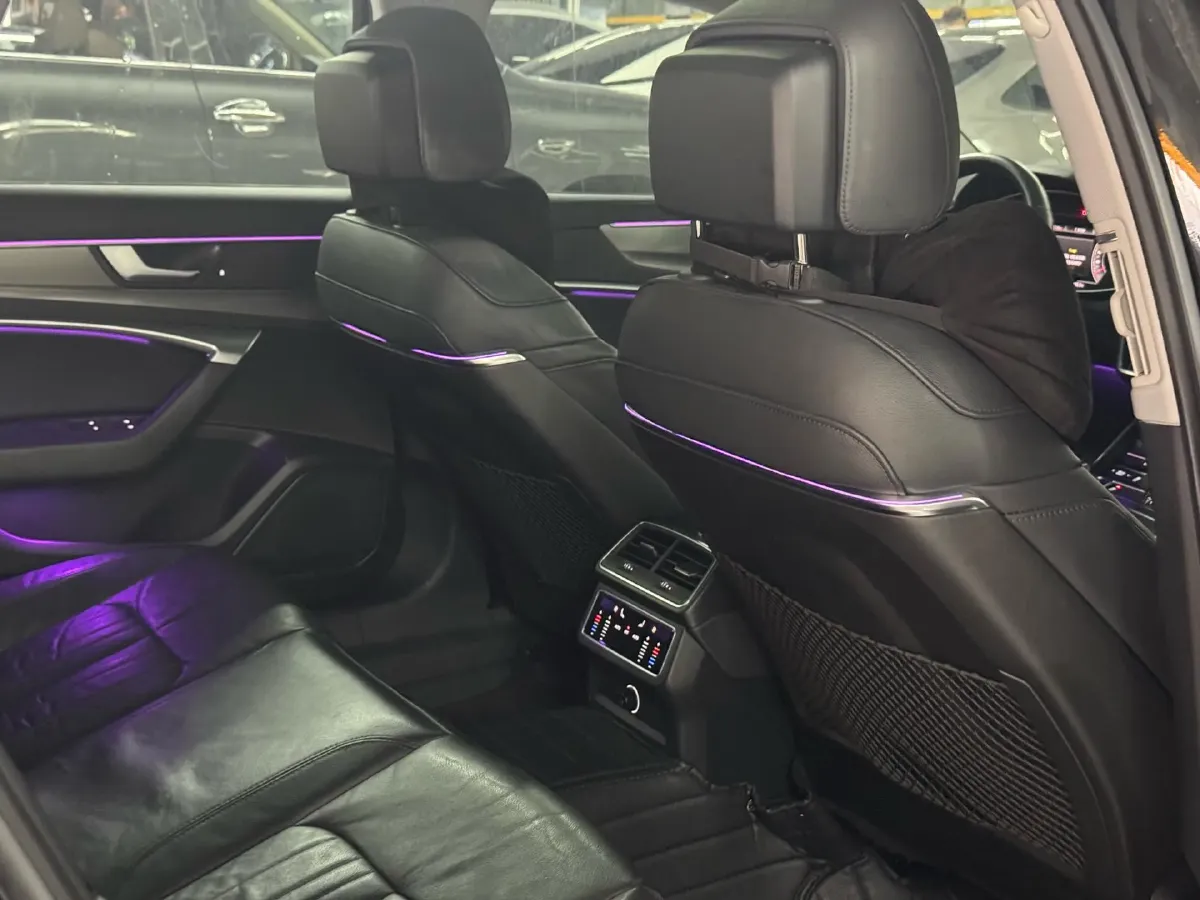 2021 Audi A6L 2.0T 224HP L4 7DCT,autocango,china used car exporter,china ev exporter,chinese used car exporter,chinese used ev exporter
