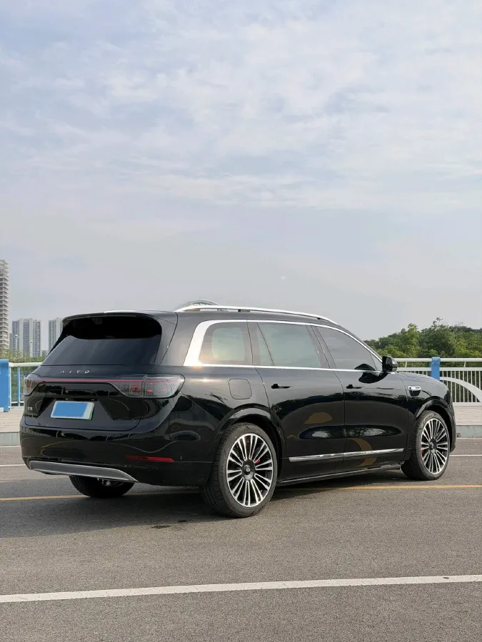 2025 AITO AITO M9 REEV 160HP REEV 52KWH,autocango,china used car exporter,china ev exporter,chinese used car exporter,chinese used ev exporter