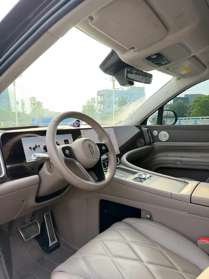 2025 AITO AITO M9 REEV 160HP REEV 52KWH,autocango,china used car exporter,china ev exporter,chinese used car exporter,chinese used ev exporter