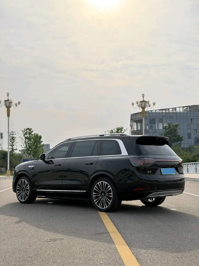 2025 AITO AITO M9 REEV 160HP REEV 52KWH,autocango,china used car exporter,china ev exporter,chinese used car exporter,chinese used ev exporter