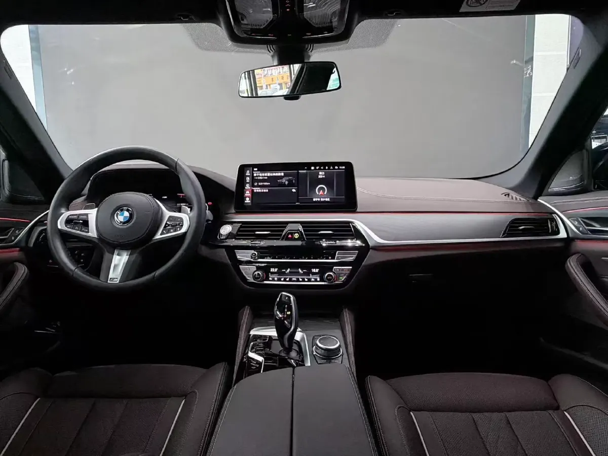 2023 BMW 5 Series 2.0T 245HP L4 8AT,autocango,china used car exporter,china ev exporter,chinese used car exporter,chinese used ev exporter