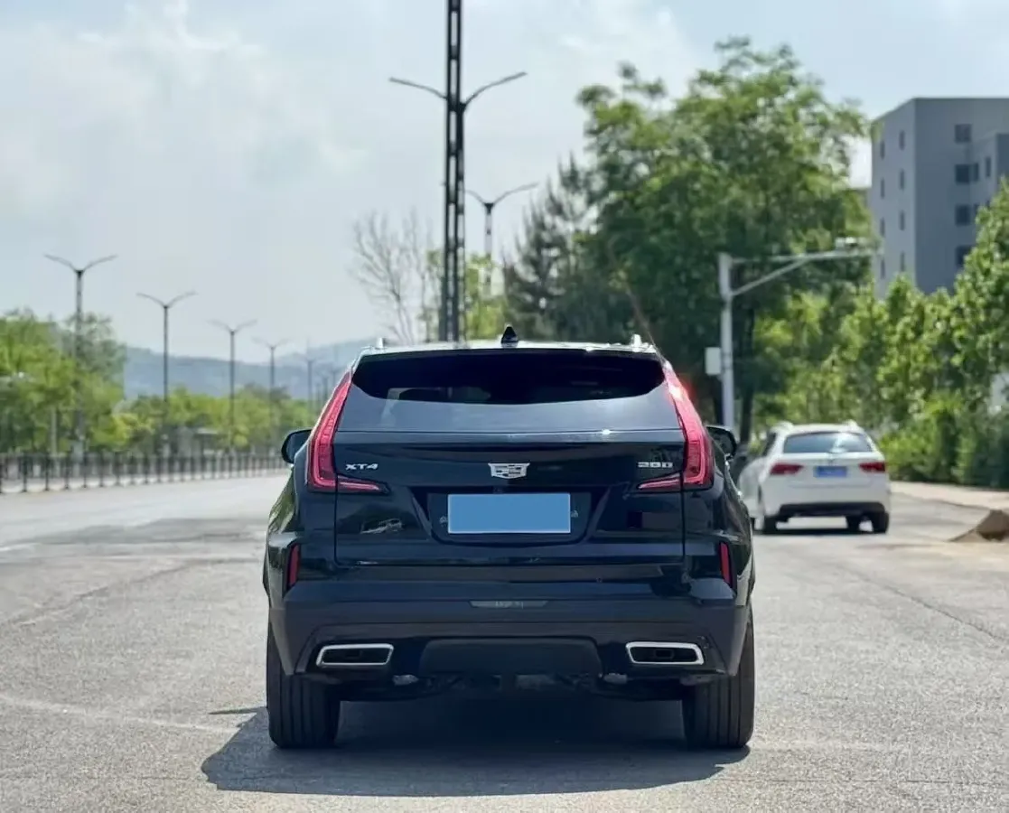 2024 Cadillac XT4 2.0T 237HP L4 9AT,autocango,china used car exporter,china ev exporter,chinese used car exporter,chinese used ev exporter