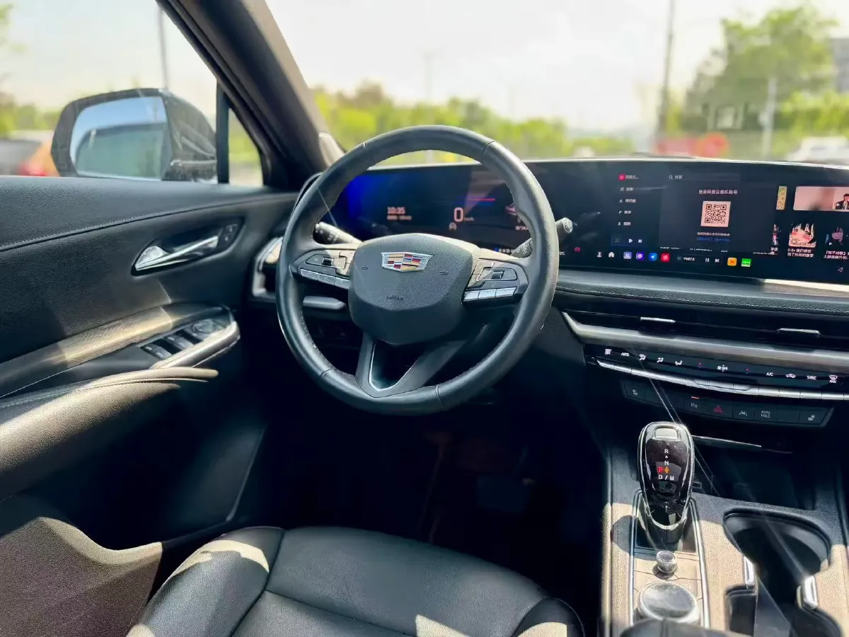 2024 Cadillac XT4 2.0T 237HP L4 9AT,autocango,china used car exporter,china ev exporter,chinese used car exporter,chinese used ev exporter
