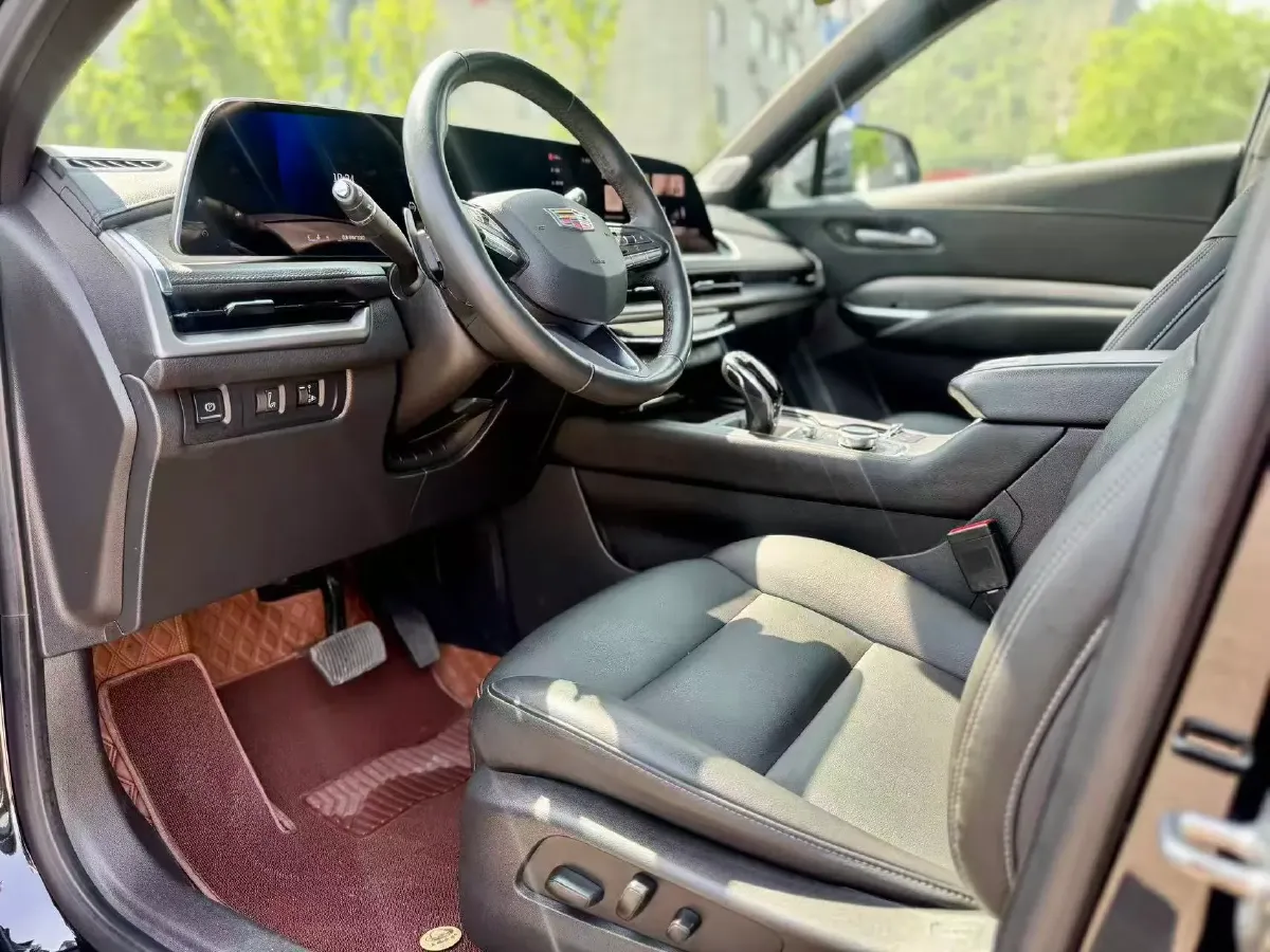 2024 Cadillac XT4 2.0T 237HP L4 9AT,autocango,china used car exporter,china ev exporter,chinese used car exporter,chinese used ev exporter