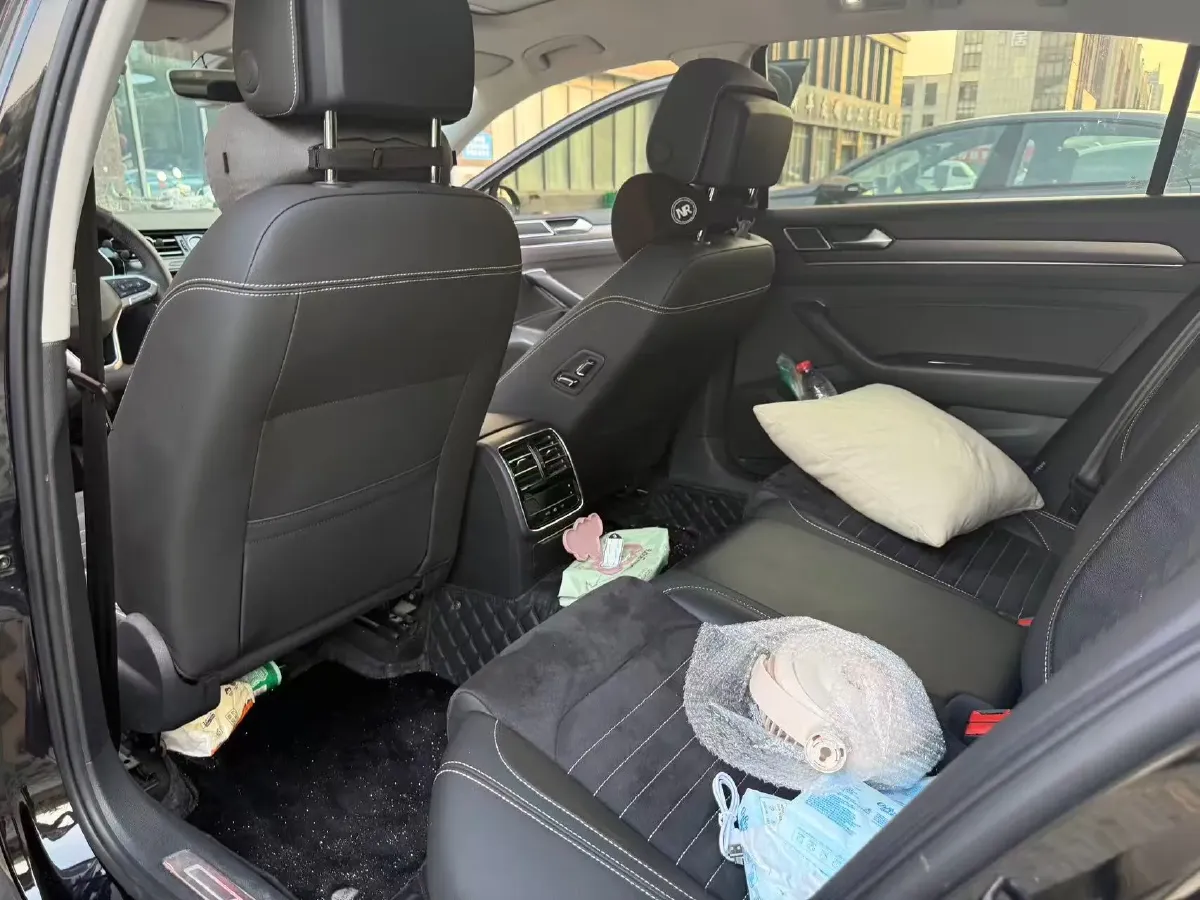 2020 Volkswagen Magotan 2.0T 186HP L4 7DCT,autocango,china used car exporter,china ev exporter,chinese used car exporter,chinese used ev exporter