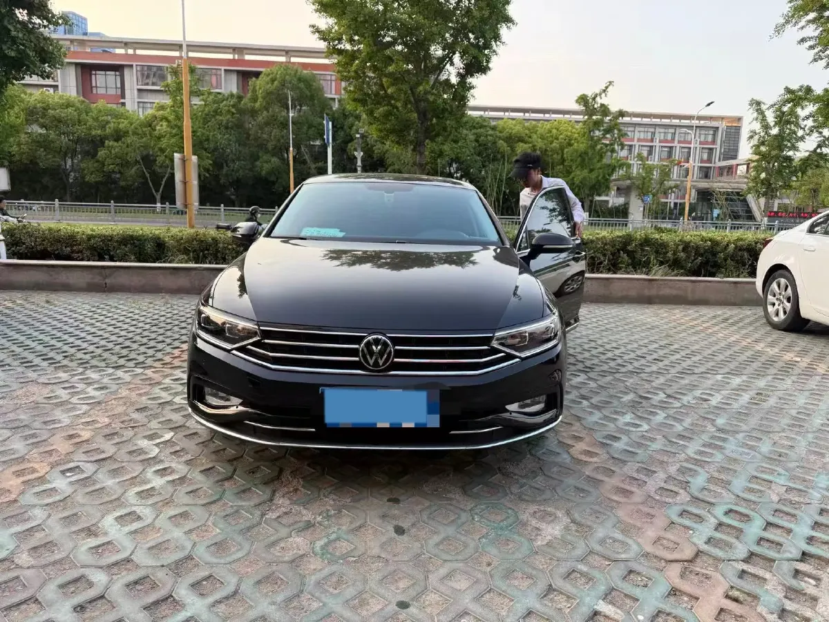 2020 Volkswagen Magotan 2.0T 186HP L4 7DCT,autocango,china used car exporter,china ev exporter,chinese used car exporter,chinese used ev exporter