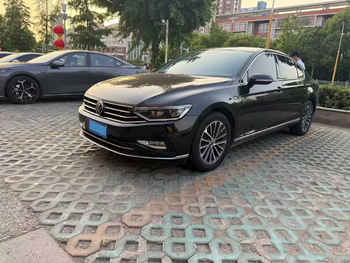 2020 Volkswagen Magotan 2.0T 186HP L4 7DCT,autocango,china used car exporter,china ev exporter,chinese used car exporter,chinese used ev exporter
