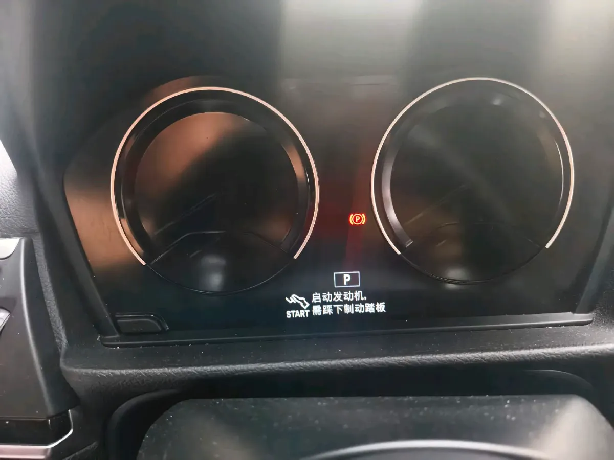 2020 BMW 1 Series 2.0T 192HP L4 7DCT,autocango,china used car exporter,china ev exporter,chinese used car exporter,chinese used ev exporter