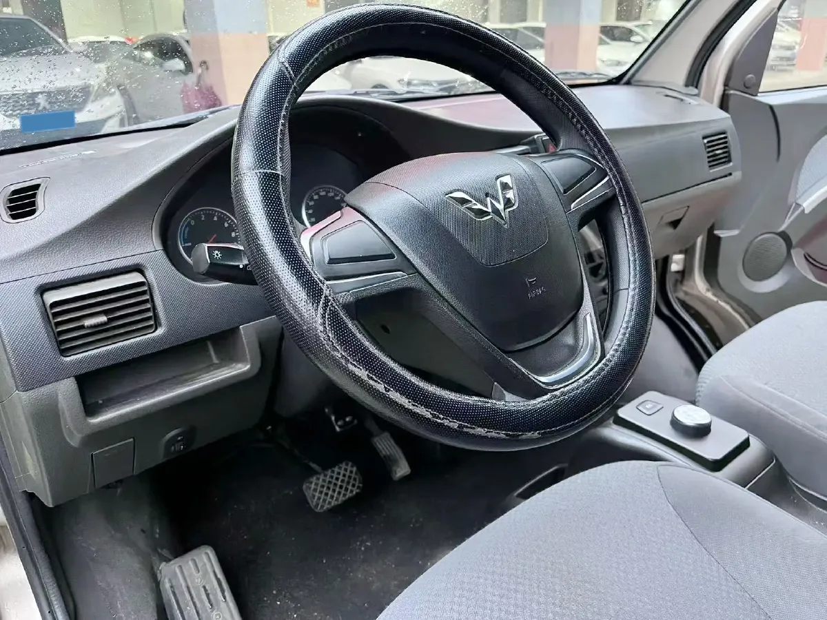 2022 WuLing RongGuang EV BEV 41.6KWH,autocango,china used car exporter,china ev exporter,chinese used car exporter,chinese used ev exporter