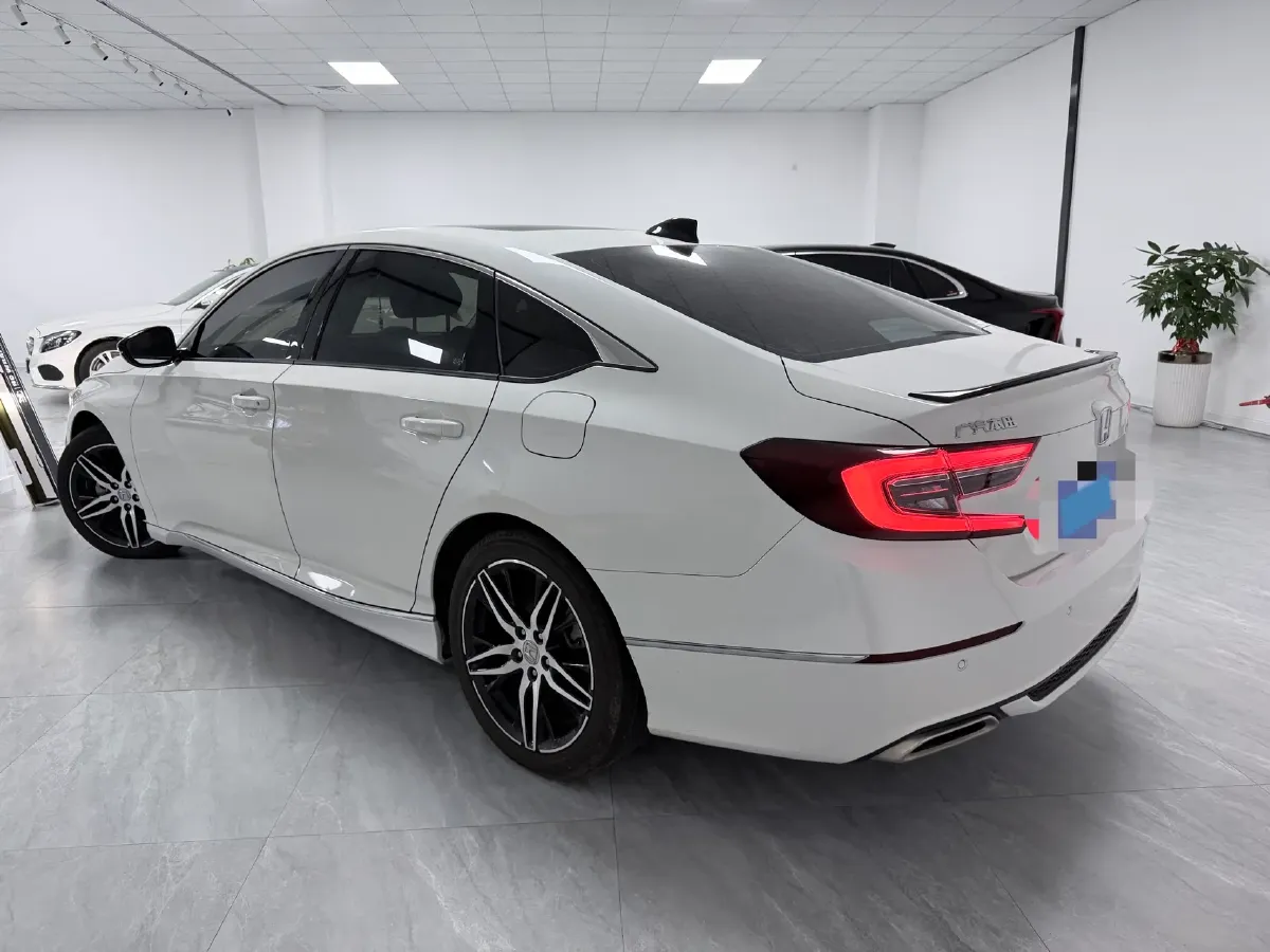 2022 Honda Accord 1.5T 194HP L4 CVT,autocango,china used car exporter,china ev exporter,chinese used car exporter,chinese used ev exporter