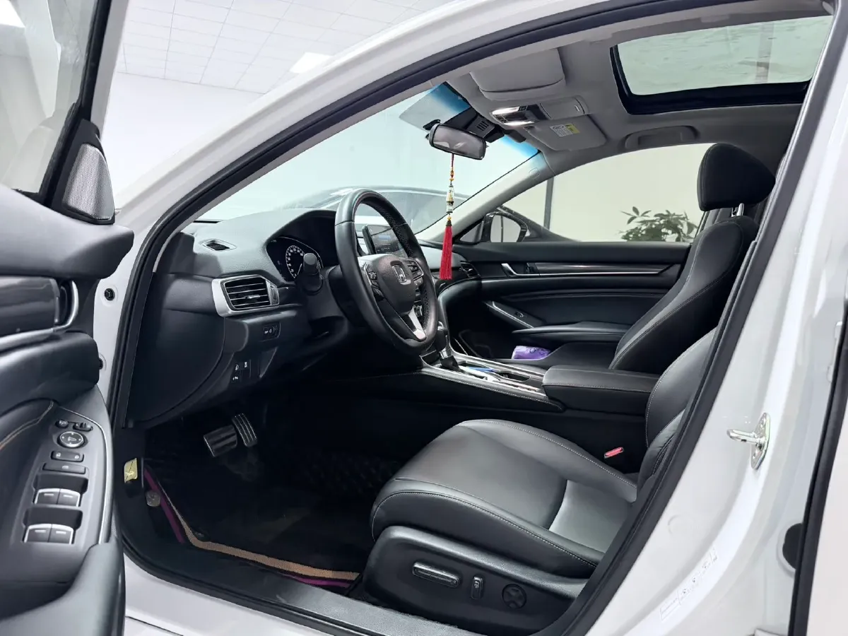 2022 Honda Accord 1.5T 194HP L4 CVT,autocango,china used car exporter,china ev exporter,chinese used car exporter,chinese used ev exporter