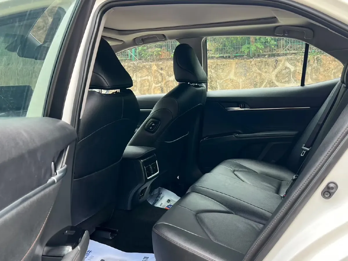 2023 Toyota Camry 2.5L 207HP L4 8AT,autocango,china used car exporter,china ev exporter,chinese used car exporter,chinese used ev exporter