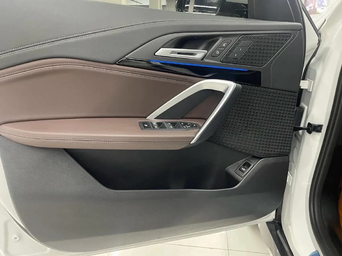 2023 BMW X1 1.5T 156HP L3 7DCT,autocango,china used car exporter,china ev exporter,chinese used car exporter,chinese used ev exporter