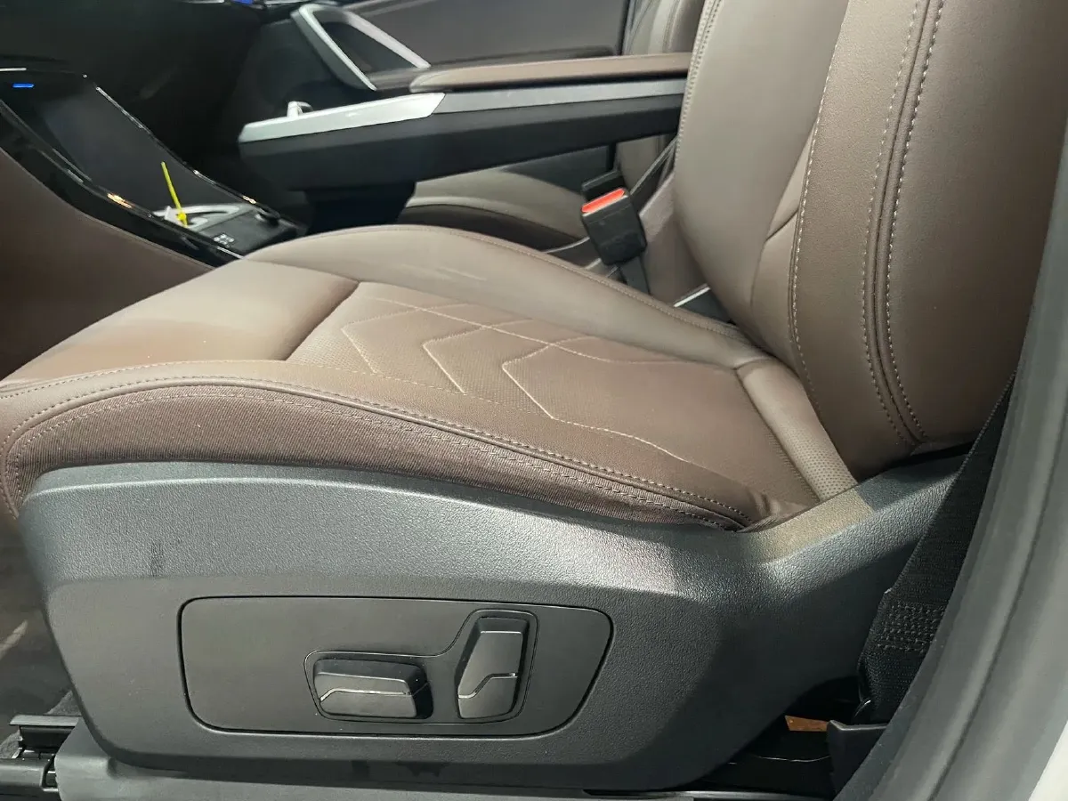 2023 BMW X1 1.5T 156HP L3 7DCT,autocango,china used car exporter,china ev exporter,chinese used car exporter,chinese used ev exporter