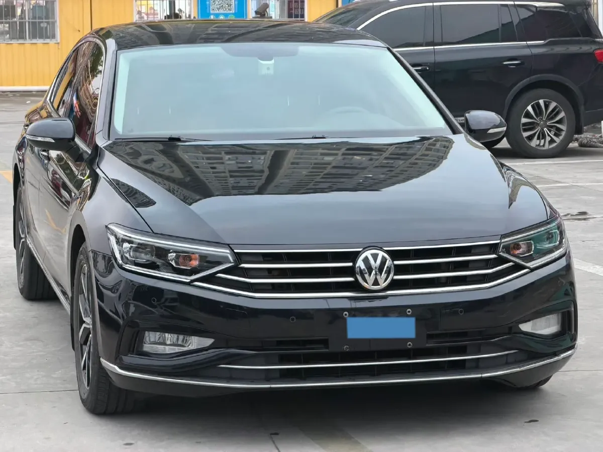 2020 Volkswagen Magotan 2.0T 186HP L4 7DCT,autocango,china used car exporter,china ev exporter,chinese used car exporter,chinese used ev exporter