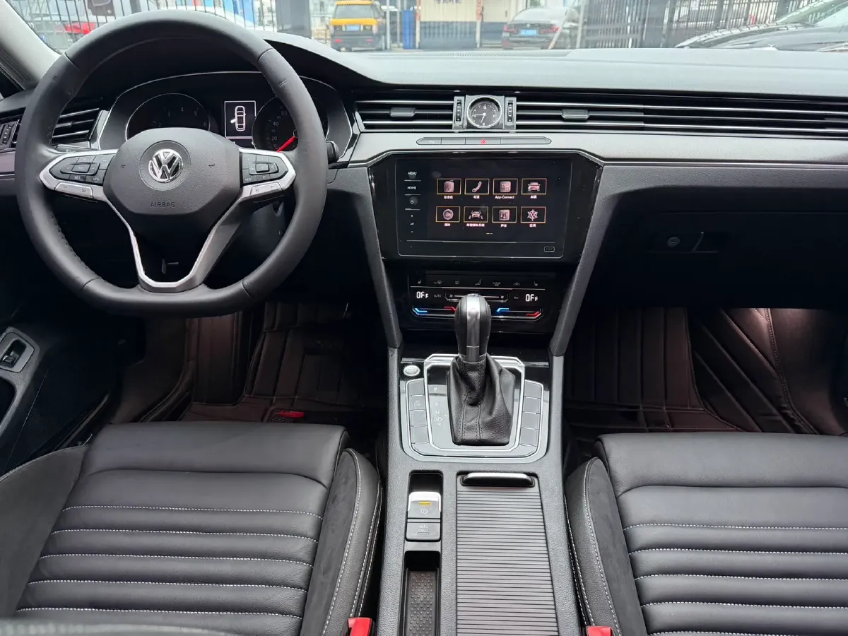 2020 Volkswagen Magotan 2.0T 186HP L4 7DCT,autocango,china used car exporter,china ev exporter,chinese used car exporter,chinese used ev exporter