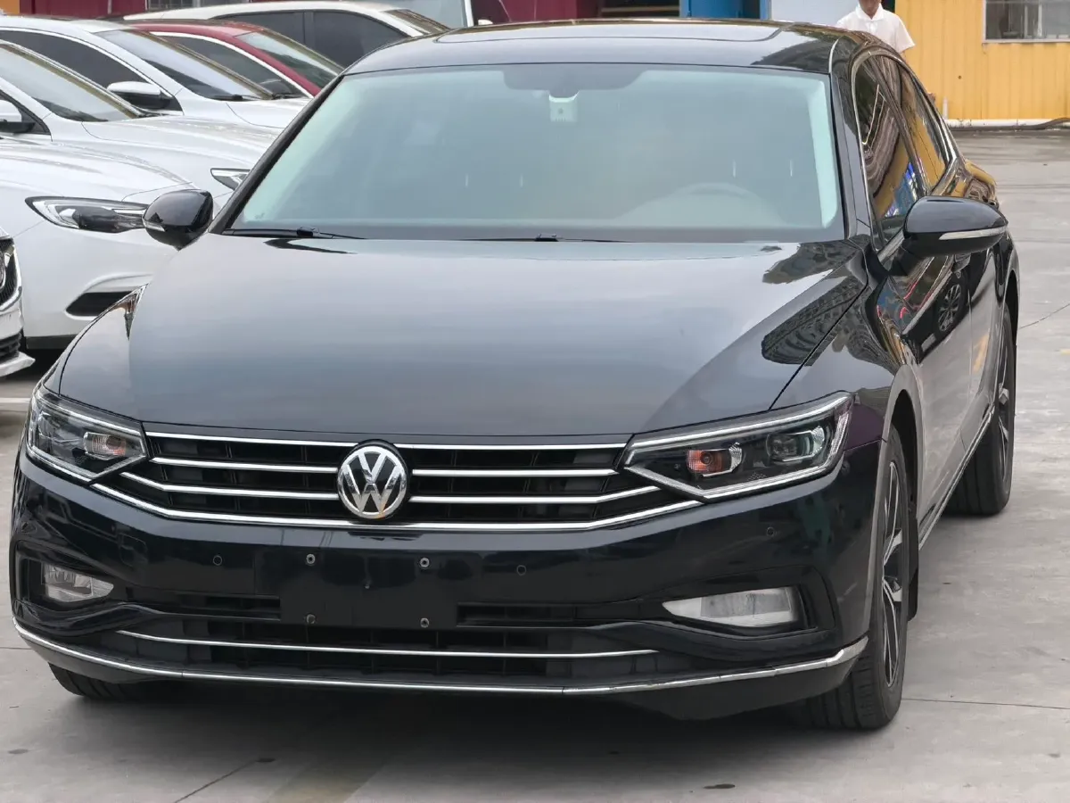 2020 Volkswagen Magotan 2.0T 186HP L4 7DCT,autocango,china used car exporter,china ev exporter,chinese used car exporter,chinese used ev exporter
