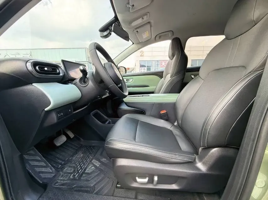 2024 WuLing BinGuoPLUS BEV 50.6KWH,autocango,china used car exporter,china ev exporter,chinese used car exporter,chinese used ev exporter