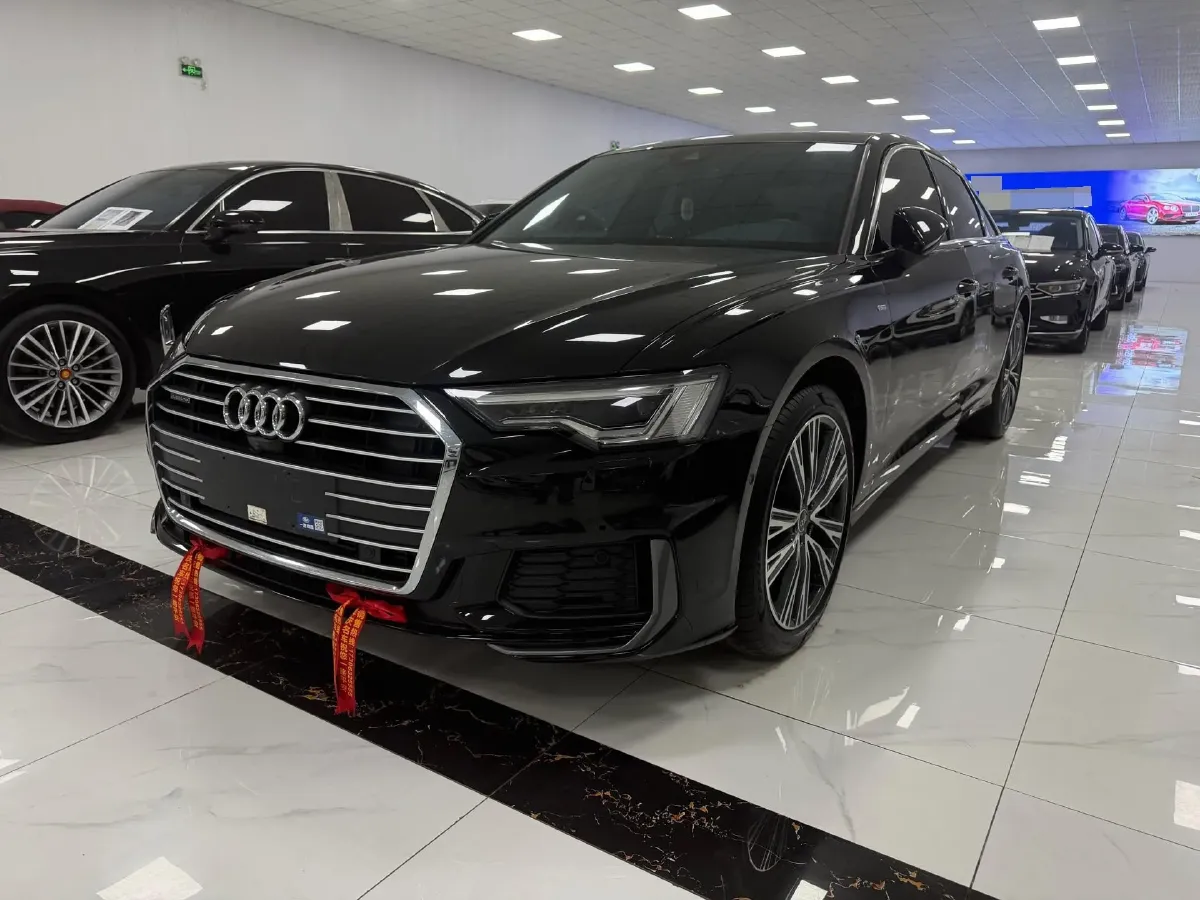 2022 Audi A6L 2.0T 224HP L4 7DCT,autocango,china used car exporter,china ev exporter,chinese used car exporter,chinese used ev exporter
