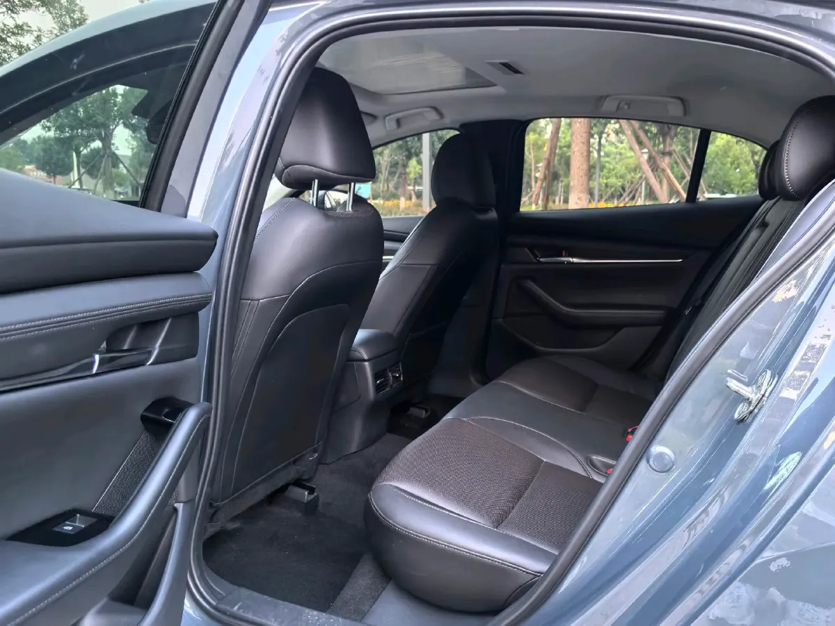 2023 Mazda 3 Axela 2.0L 158HP L4 6AT,autocango,china used car exporter,china ev exporter,chinese used car exporter,chinese used ev exporter