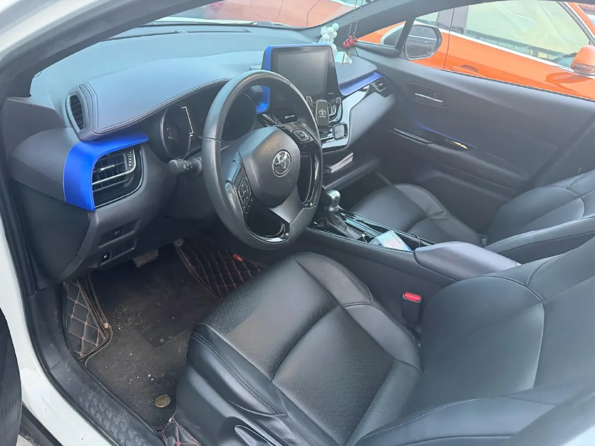 2018 Toyota C-HR 2.0L 171HP L4 CVT,autocango,china used car exporter,china ev exporter,chinese used car exporter,chinese used ev exporter