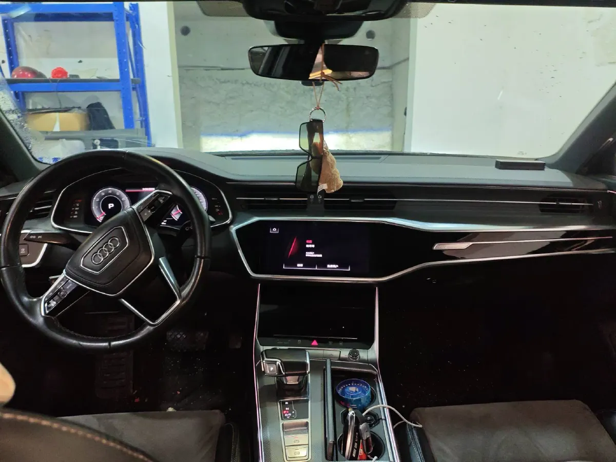 2023 Audi A6L 2.0T 245HP L4 7DCT,autocango,china used car exporter,china ev exporter,chinese used car exporter,chinese used ev exporter