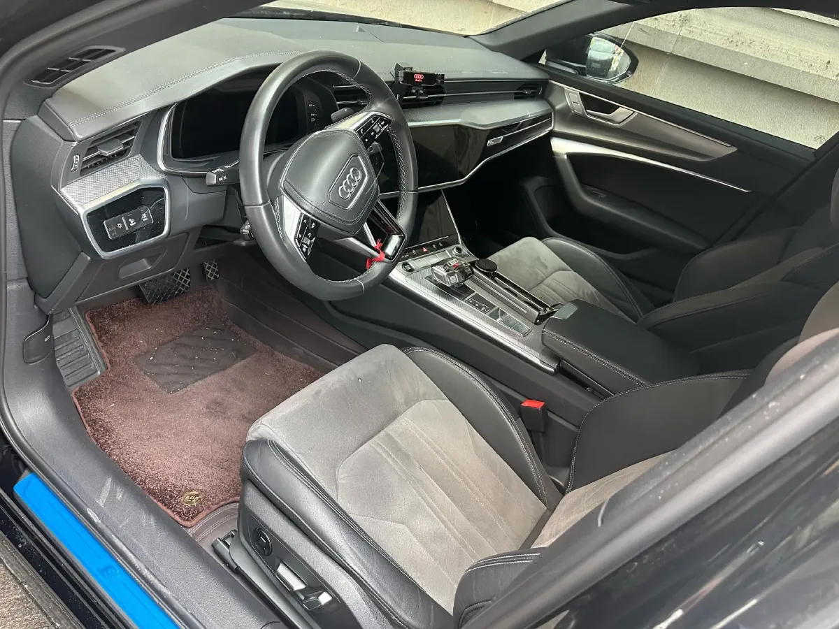 2024 Audi A6L 2.0T 245HP L4 7DCT,autocango,china used car exporter,china ev exporter,chinese used car exporter,chinese used ev exporter