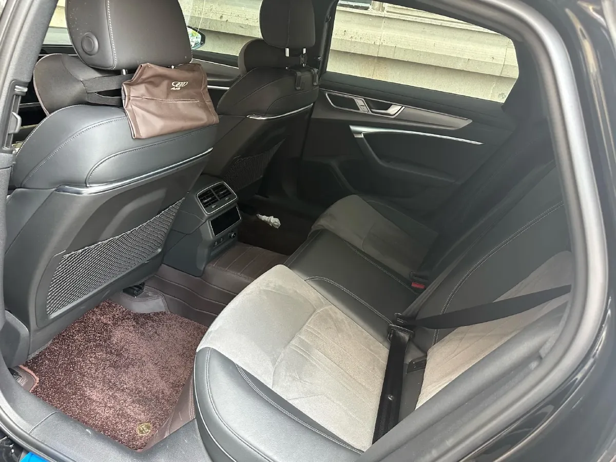 2024 Audi A6L 2.0T 245HP L4 7DCT,autocango,china used car exporter,china ev exporter,chinese used car exporter,chinese used ev exporter