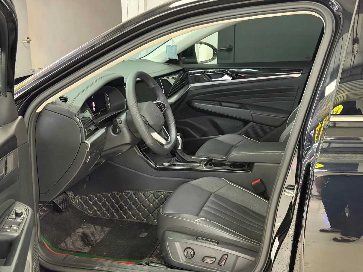 2024 Volkswagen Passat 2.0T 186HP L4 7DCT,autocango,china used car exporter,china ev exporter,chinese used car exporter,chinese used ev exporter