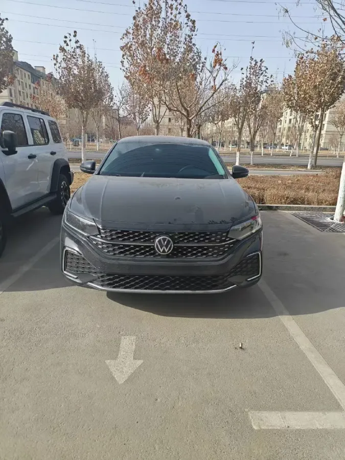 2024 Volkswagen Passat 2.0T 220HP L4 7DCT,autocango,china used car exporter,china ev exporter,chinese used car exporter,chinese used ev exporter