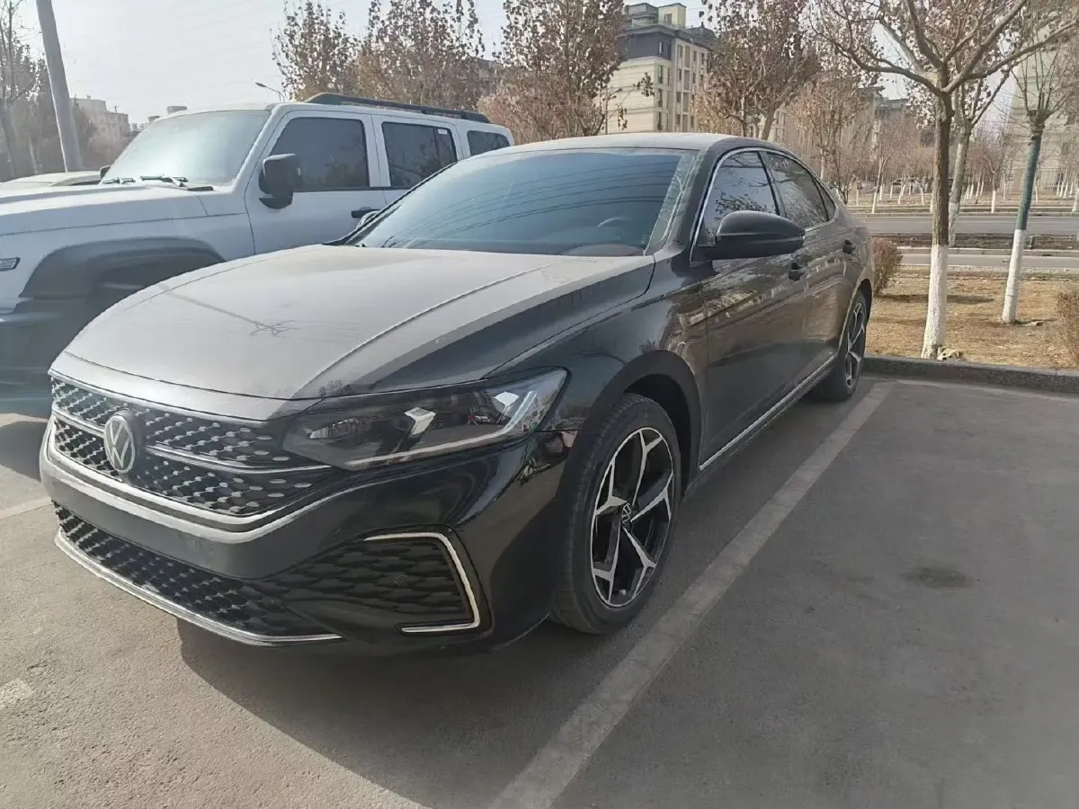 2024 Volkswagen Passat 2.0T 220HP L4 7DCT,autocango,china used car exporter,china ev exporter,chinese used car exporter,chinese used ev exporter