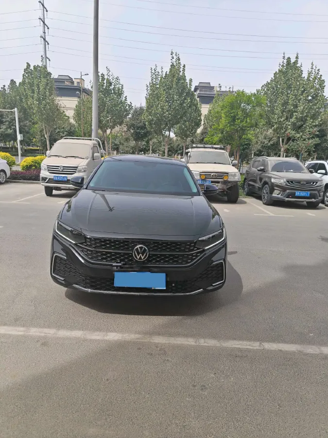 2024 Volkswagen Passat 2.0T 220HP L4 7DCT,autocango,china used car exporter,china ev exporter,chinese used car exporter,chinese used ev exporter