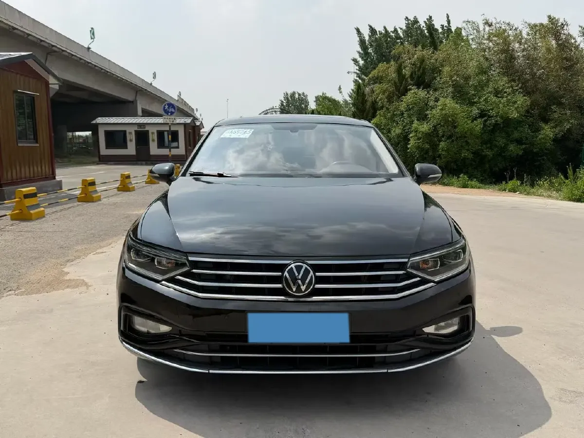 2020 Volkswagen Magotan 2.0T 186HP L4 7DCT,autocango,china used car exporter,china ev exporter,chinese used car exporter,chinese used ev exporter