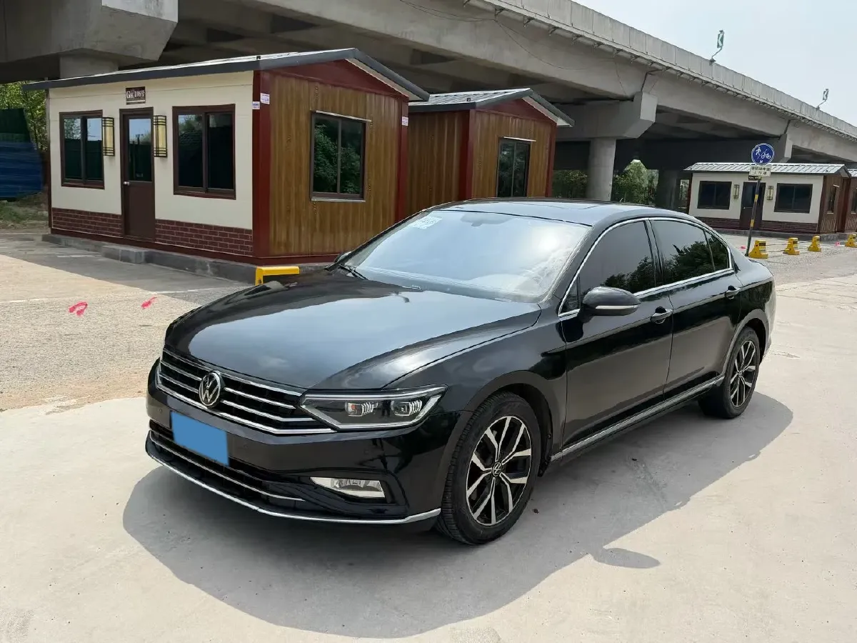 2020 Volkswagen Magotan 2.0T 186HP L4 7DCT,autocango,china used car exporter,china ev exporter,chinese used car exporter,chinese used ev exporter