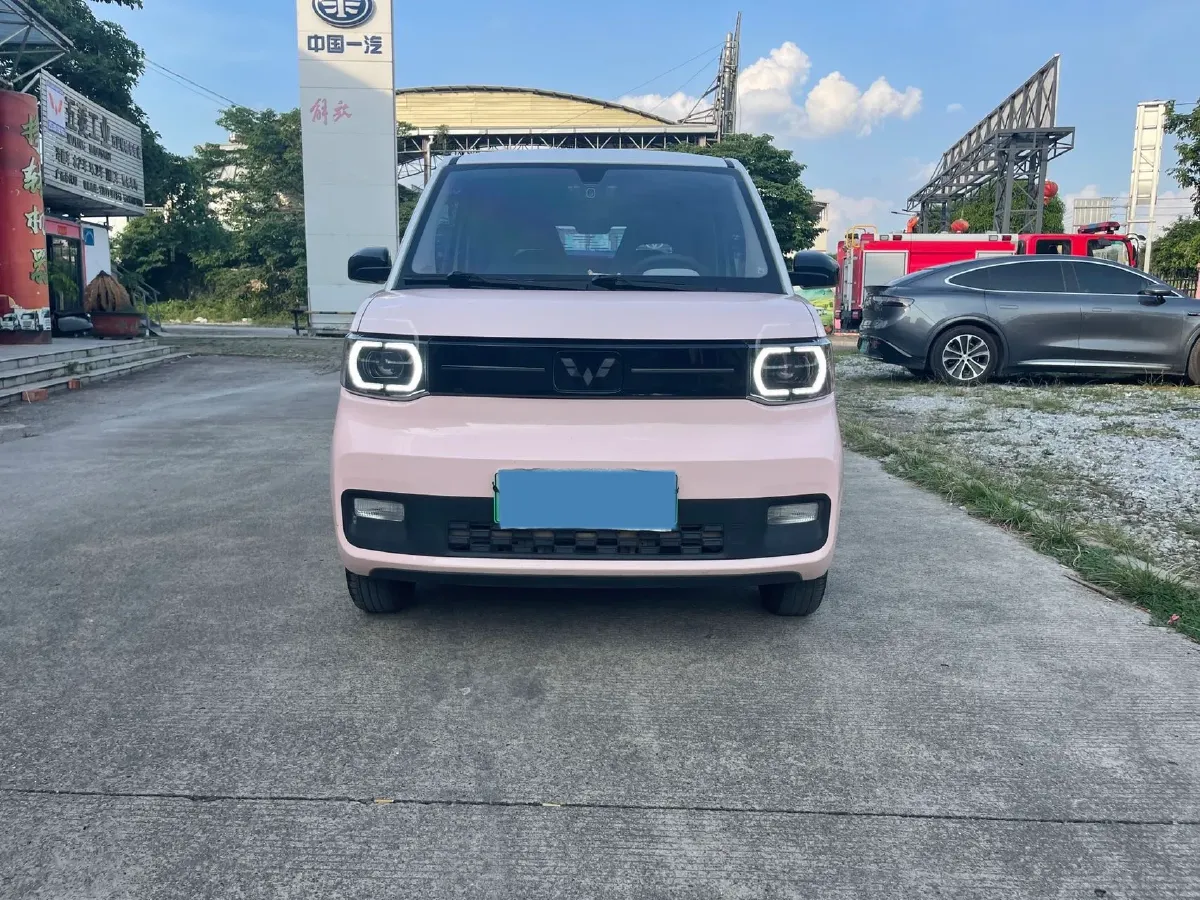 2022 WuLing HongGuang MINI EV BEV 13.9KWH,autocango,china used car exporter,china ev exporter,chinese used car exporter,chinese used ev exporter