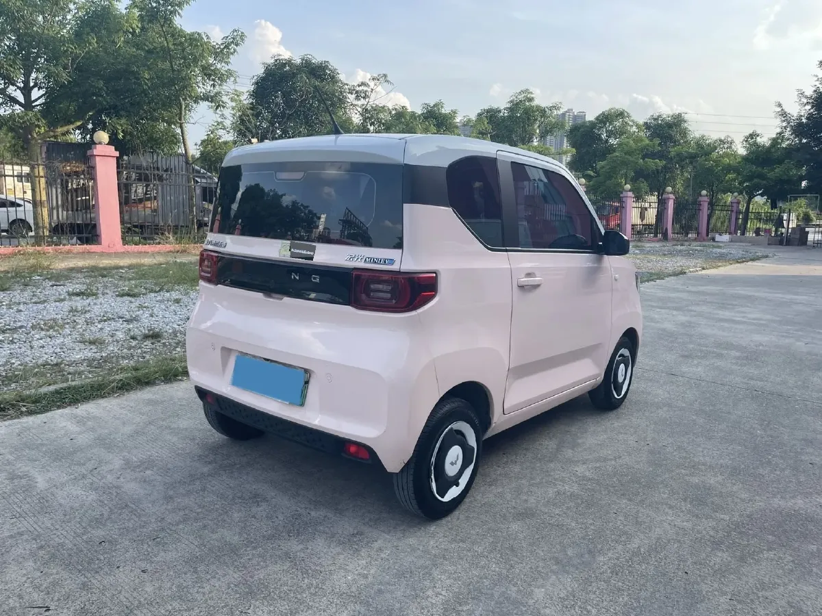2022 WuLing HongGuang MINI EV BEV 13.9KWH,autocango,china used car exporter,china ev exporter,chinese used car exporter,chinese used ev exporter