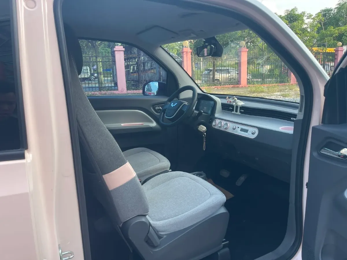 2022 WuLing HongGuang MINI EV BEV 13.9KWH,autocango,china used car exporter,china ev exporter,chinese used car exporter,chinese used ev exporter