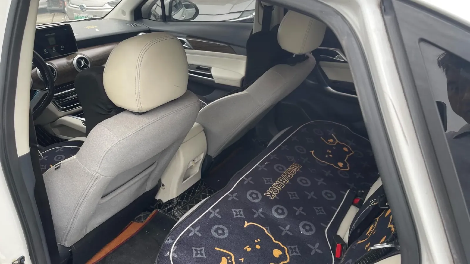 2018 BeiJing Auto EU5 BEV 60.23KWH,autocango,china used car exporter,china ev exporter,chinese used car exporter,chinese used ev exporter
