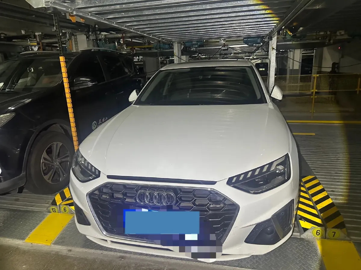 2020 Audi A4L 2.0T 190HP L4 7DCT,autocango,china used car exporter,china ev exporter,chinese used car exporter,chinese used ev exporter